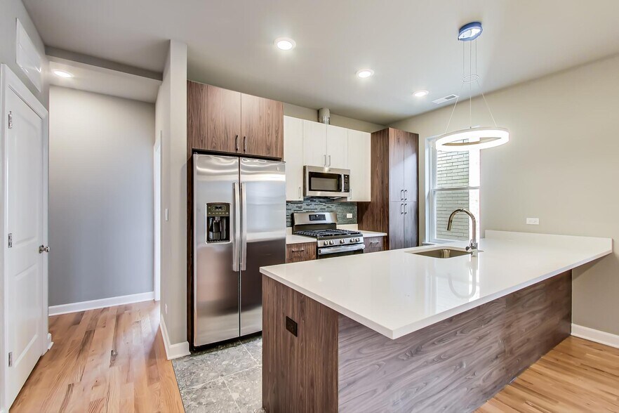 Building Photo - 6132 S Kimbark Ave