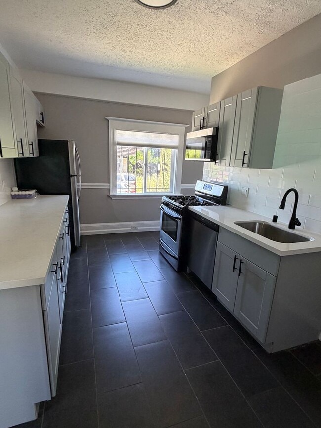 Building Photo - Duplex