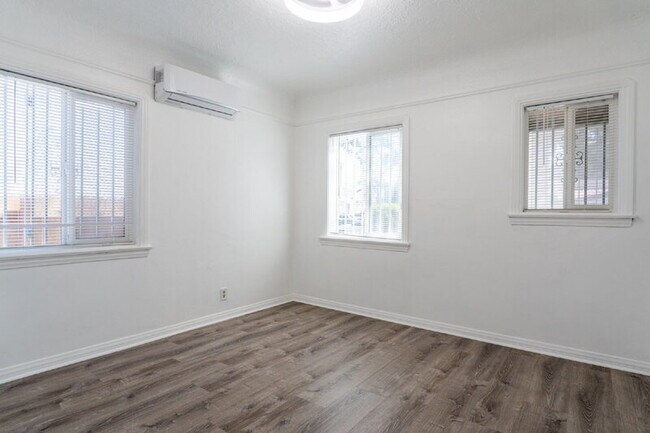 Building Photo - 6765 Lemon Ave