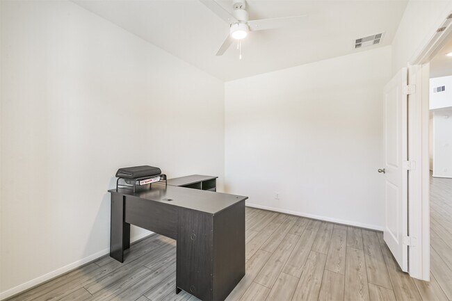Building Photo - 30812 Willow Green Ln