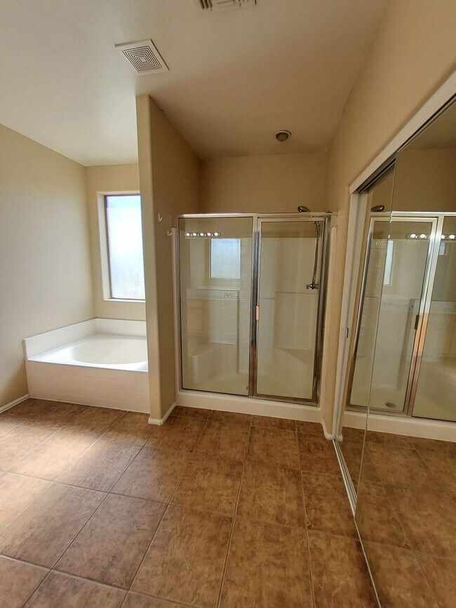Building Photo - 43172 W Rio Bravo Dr