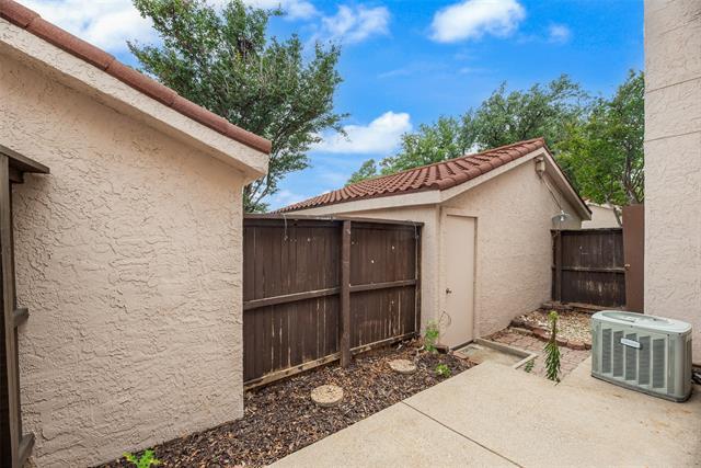 Building Photo - 511 Ranch Trail