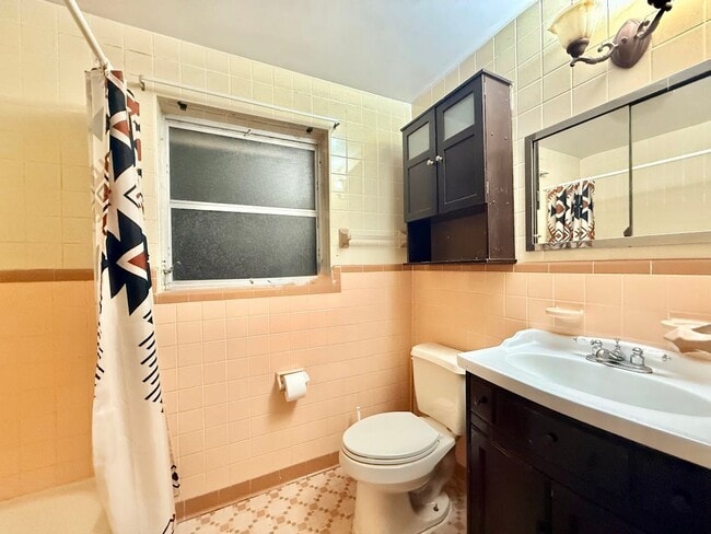 Building Photo - Enjoy the peace and quiet in this secluded home located on private lake!!!