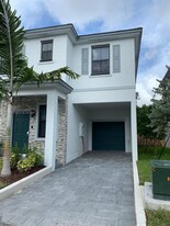 Building Photo - 1631 SW 28th St