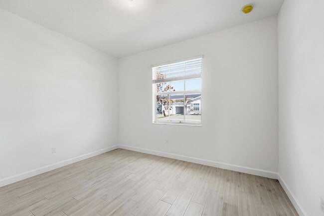 Building Photo - 3765 Harborside Ave