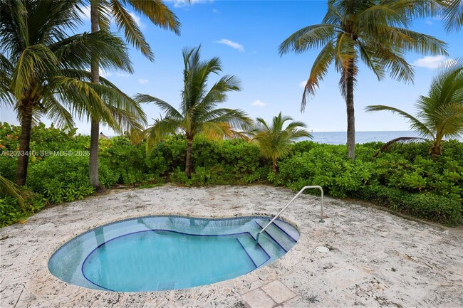 Building Photo - 19122 Fisher Island Dr