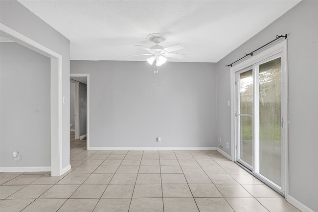 Building Photo - 3806 Kaplan Dr