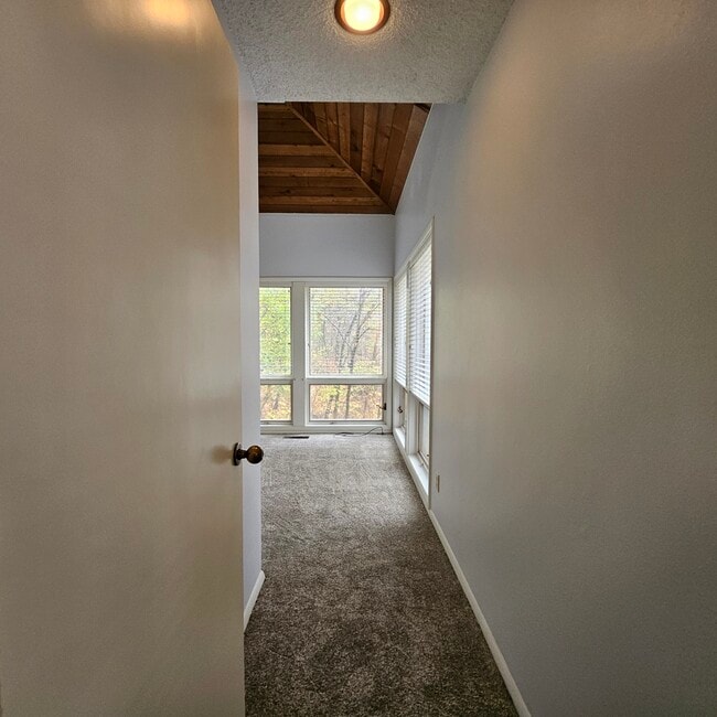 Building Photo - 81 Kincardine Dr