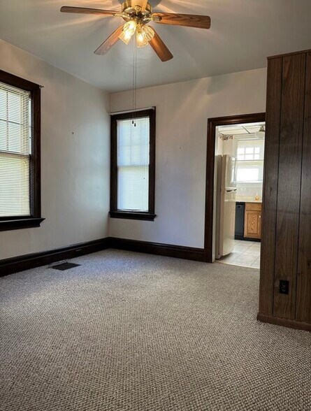 Building Photo - 10 Martindale Ter