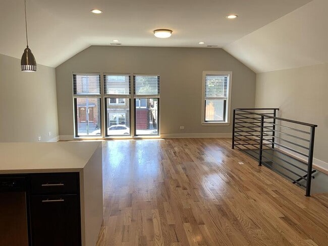 Primary Photo - 2336 W 19th St