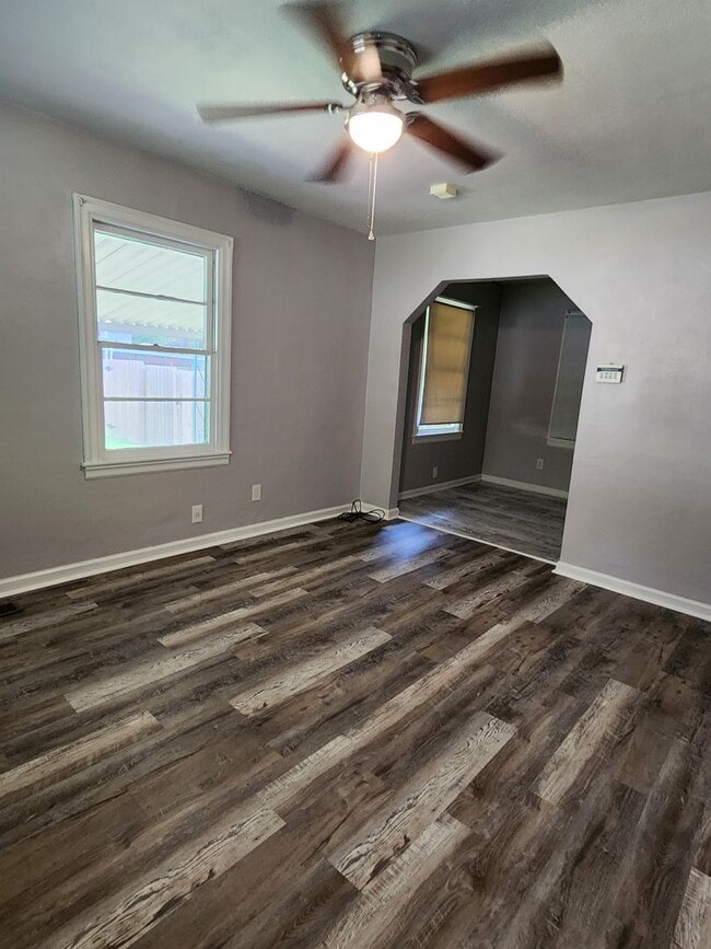 Building Photo - A GEM located close to Ft Benning
