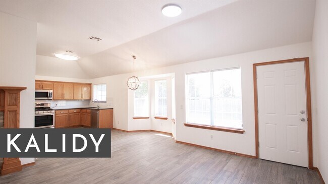 Building Photo - 5004 SE 52nd St