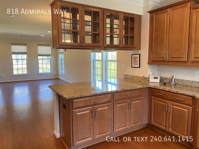 Building Photo - 818 Admirals Way