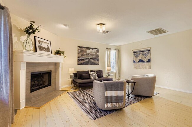 Building Photo - 312 Brentwood Dr