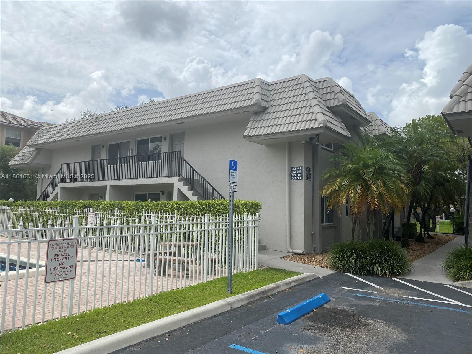 Building Photo - 3231 NW 102nd Ter