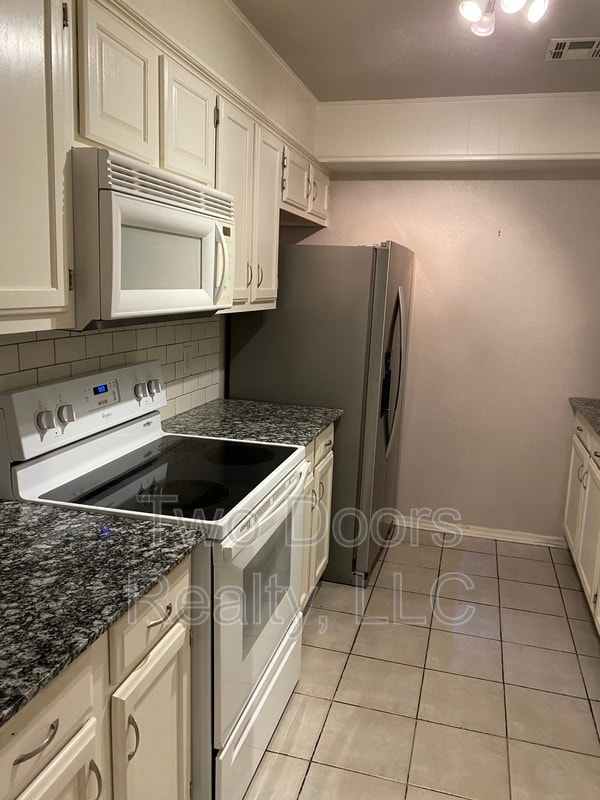 Building Photo - 12303 SW 14th St