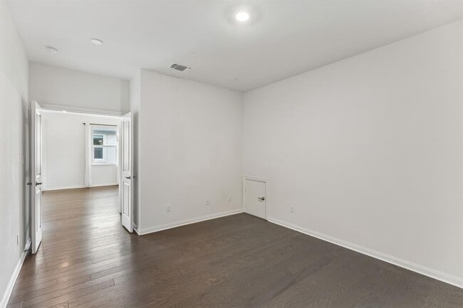 Building Photo - 5208 Watusi Bend