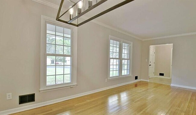 Building Photo - 4710 Navaho Cir