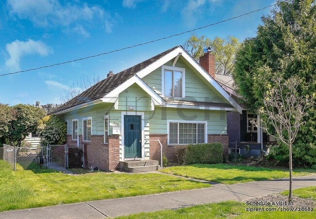 Building Photo - 408 Whitworth Ave S