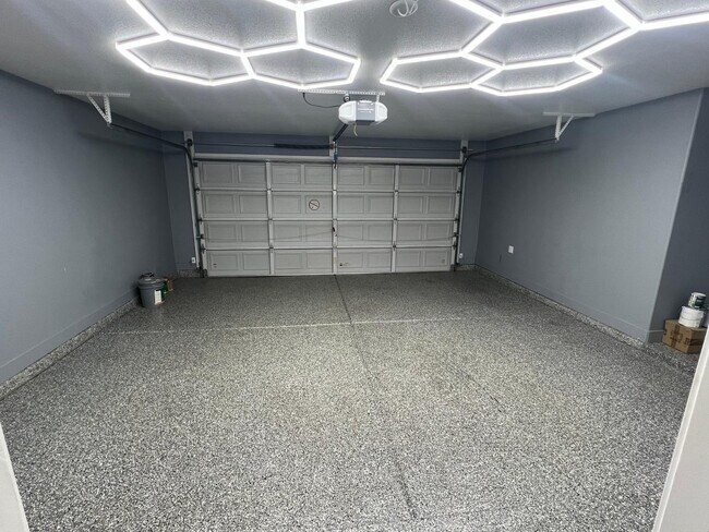 Building Photo - 11175 W Ashley Chantil Dr