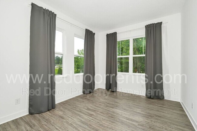 Building Photo - 6380 Apperson Dr