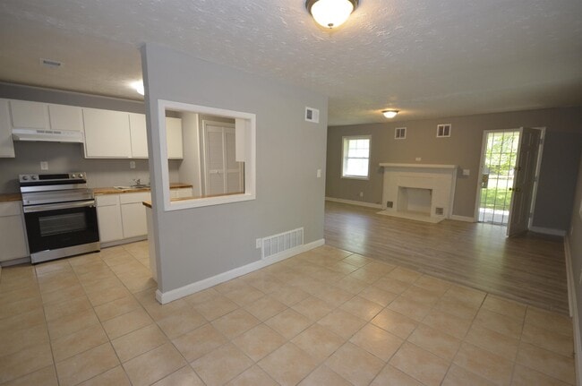 Building Photo - 1453 Clermont Ave