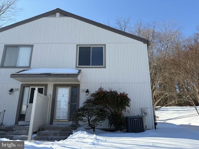 Building Photo - 111 Eastford Ct