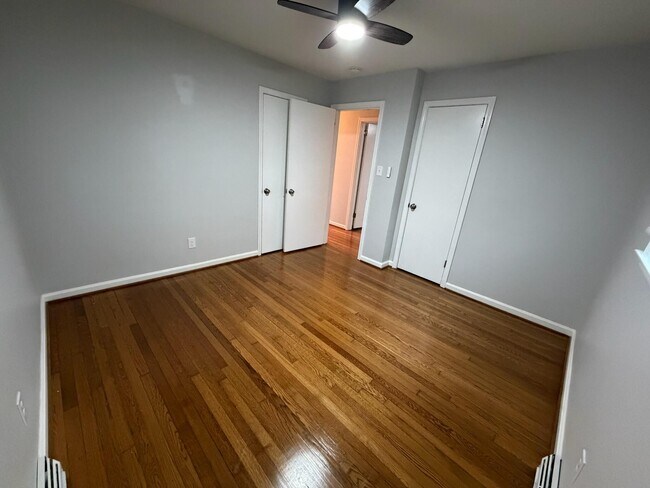 Building Photo - 1929 Alexandria Dr