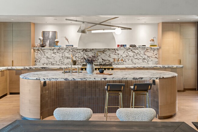 Building Photo - 120 Juan St