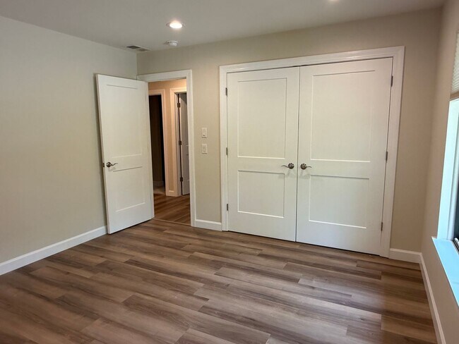 Building Photo - Stunning Remodeled One-Story Home - Port Royal Plantation