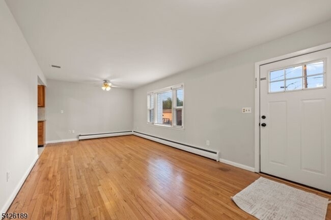 Building Photo - 47 River Rd