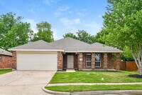 Building Photo - 709 Silverleaf Ct