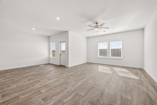 Building Photo - 6008 Jasper Hl Dr