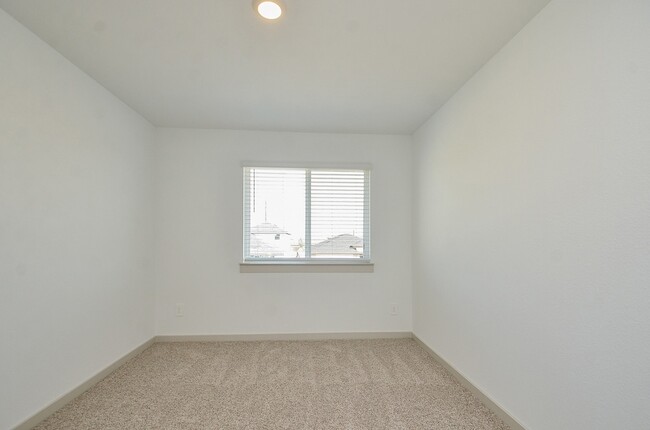 Building Photo - 29203 Pikes Peak Dr