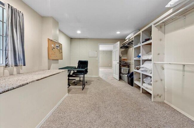 Master Closet - 1210 Stafford Dr
