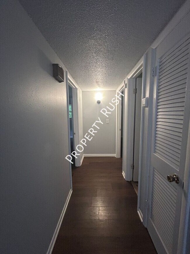 Building Photo - 3210 Joselin Ln