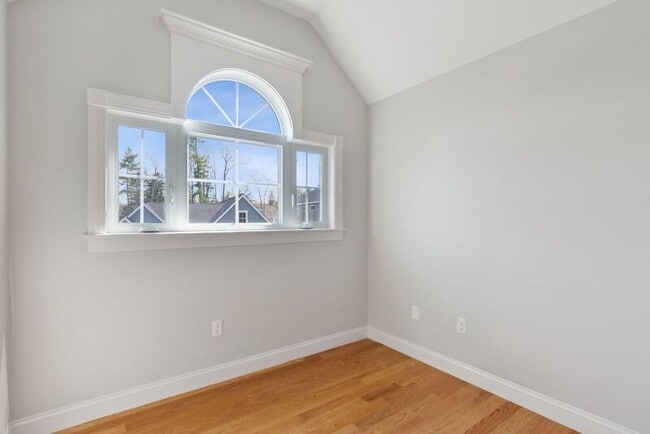 Building Photo - 2 Lodge Dr