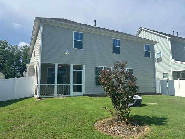 Building Photo - 3 Bed | 2.5 Bath House in Holly Springs
