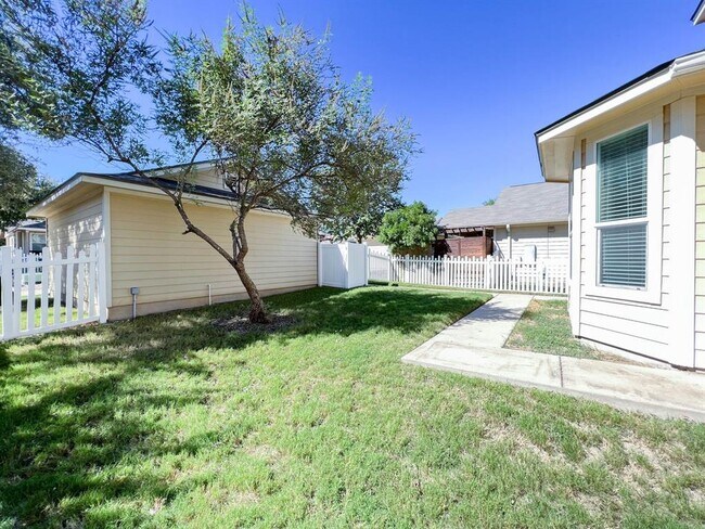 Building Photo - 921 Heritage Springs Trail