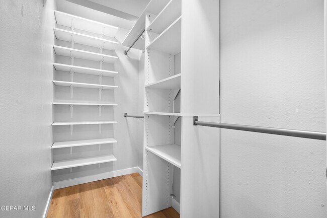 Building Photo - 12323 Sombra Grande Dr