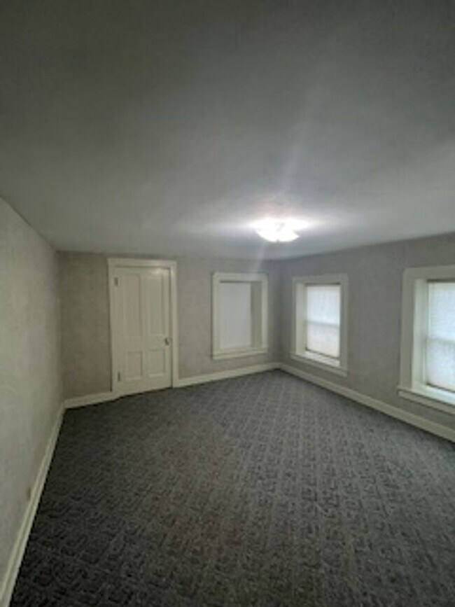 Building Photo - 538