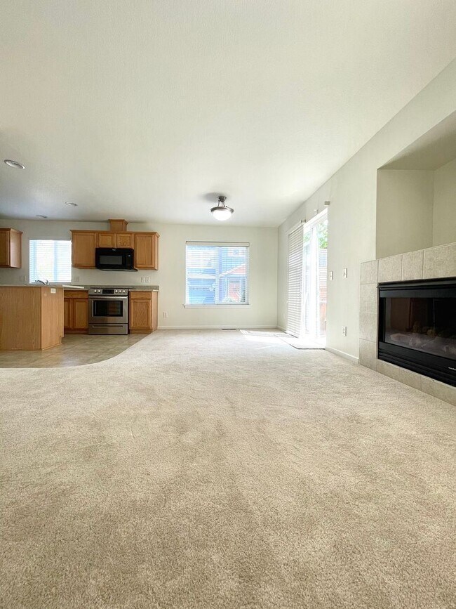 3 br, 2.5 bath House 15906 SW Noah Lane 15906 SW Noah Ln Beaverton