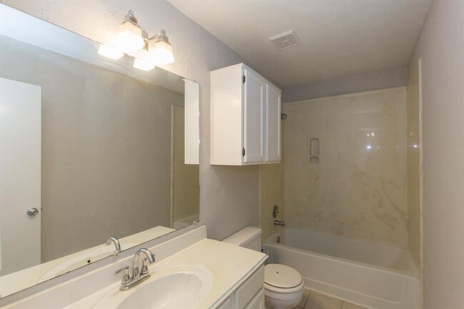 Building Photo - 9022 Driftstone Dr