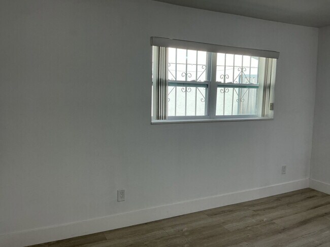 Building Photo - 2605 Ave F