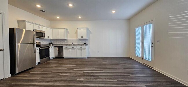 Building Photo - 323 Winton Wy