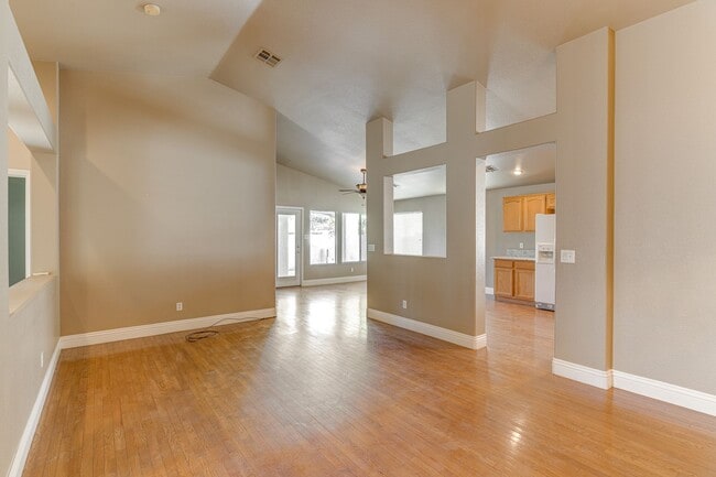 Building Photo - WONDERFUL 3 BEDROOM PLUS DEN 1 STORY HOME. CASITA WITH OWN BATHROOM! GATED COMMUNITY!