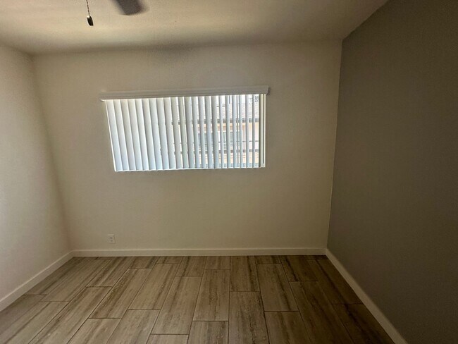 Building Photo - Newly Remodeled 1 Bedroom