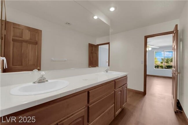 Building Photo - 1.2 Acres with Indoor & Outdoor RV Parking!!!!