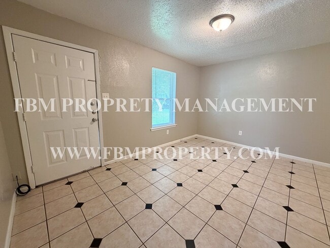 Building Photo - 3222 W 8th Ave