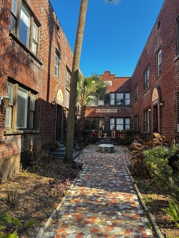 Building Photo - 2738 Riverside Ave